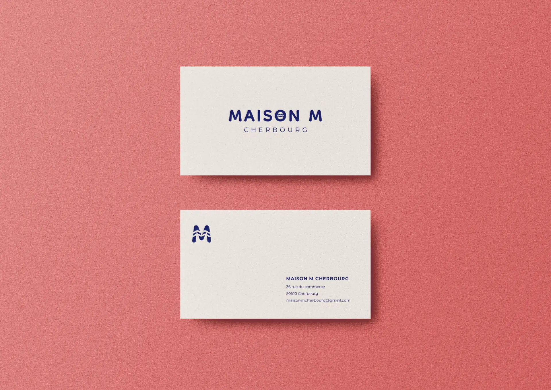 Cartes de visite Maison M Cherbourg sur fond coloré